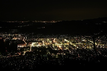 呉市街の夜景を眺める