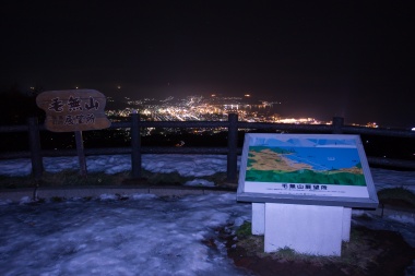 展望マップと小樽市街の夜景