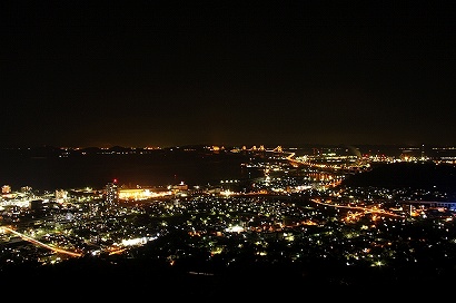 瀬戸大橋を中心とした青ノ山からの夜景