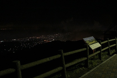 展望マップと別府市街の夜景