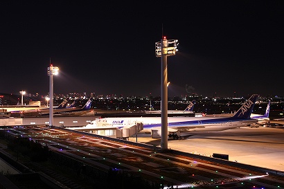 飛行機と梅田を中心とした夜景