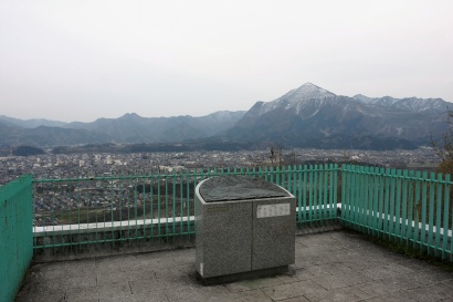 展望台の雰囲気と武甲山