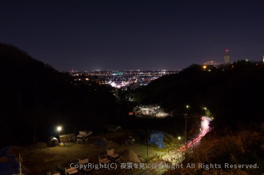 稲城市の夜景とランド坂